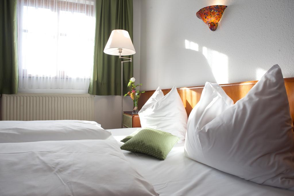 Hotel Zillners Einkehr *** Altheim Habitación foto